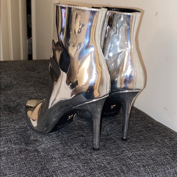 Silver pointed toe booties - Picture 4 of 4